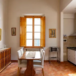Lovely One Bedroom Nearby Ponte Vecchio Firenze