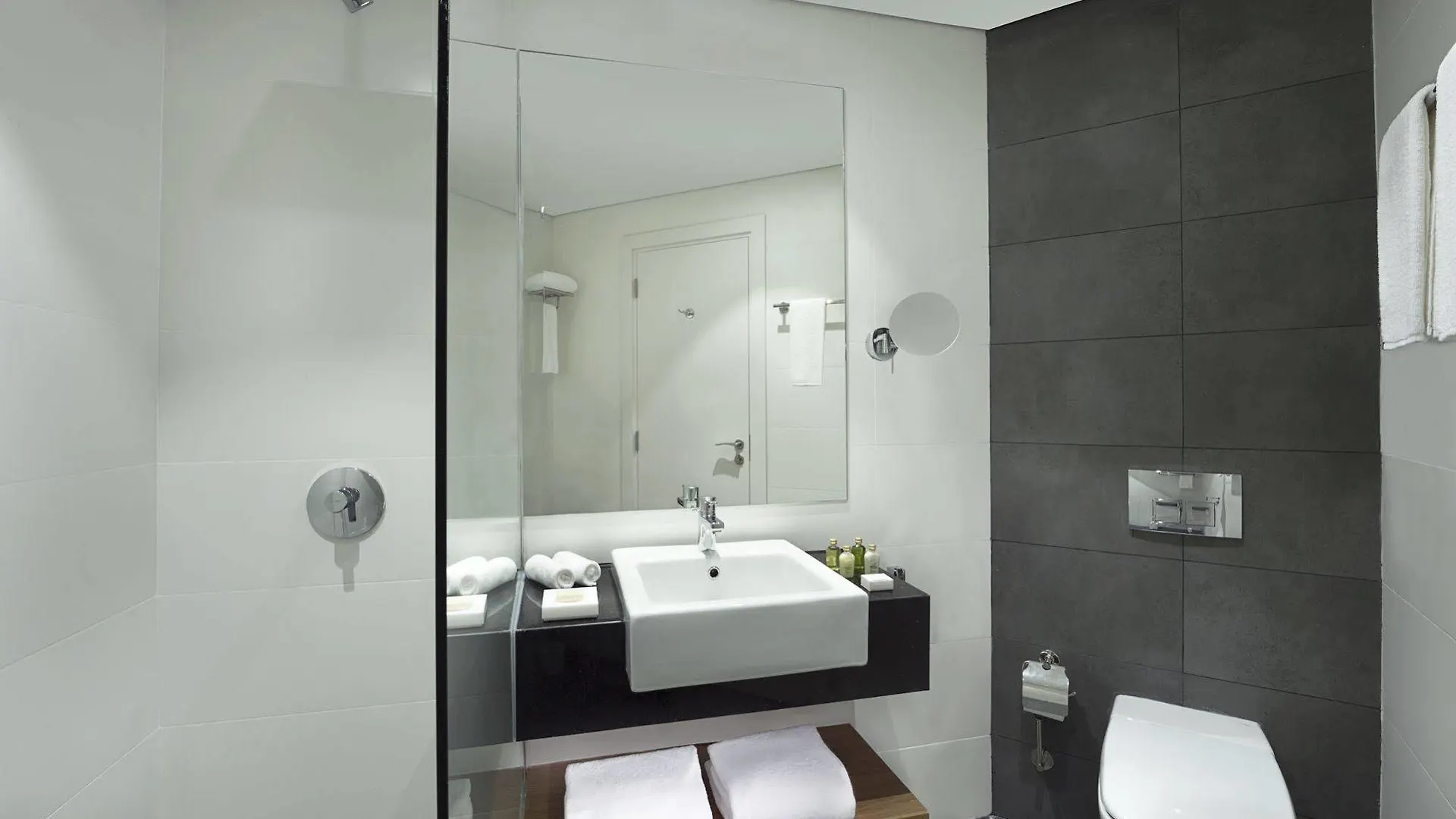Tryp By Wyndham Dubai Hotel 4*,